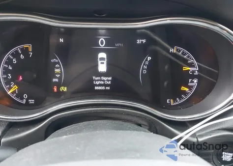 2019 Jeep Grand Cherokee Altitude 4X4 z USA, uszkodzony, nr VIN 1C4RJFAG9KC728680